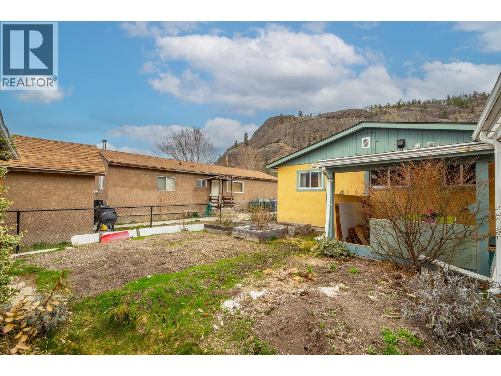  11020 Adams Avenue, Summerland