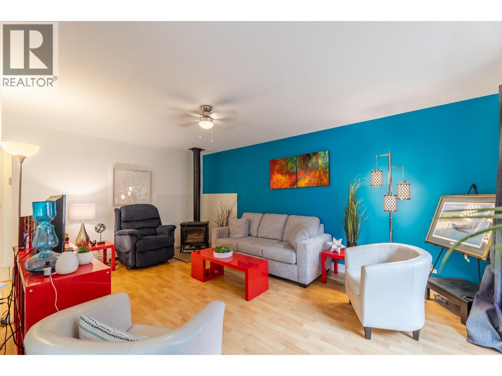  11020 Adams Avenue, Summerland