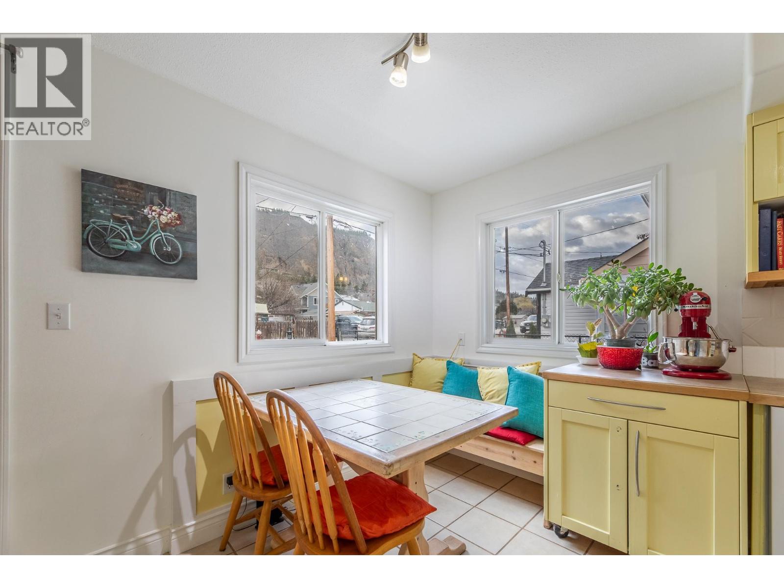  11020 Adams Avenue, Summerland