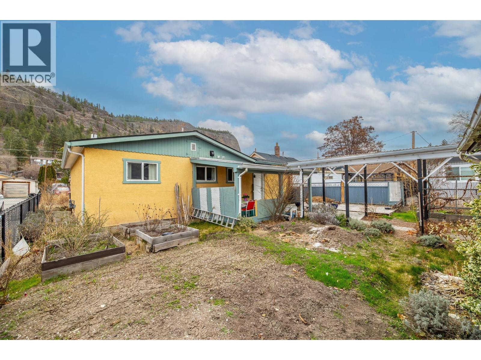  11020 Adams Avenue, Summerland