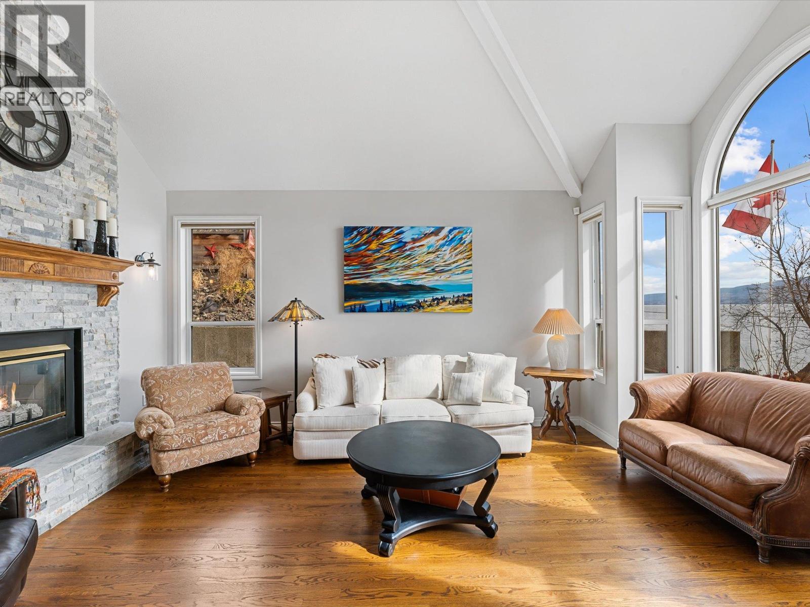  3838 Beach Avenue, Peachland