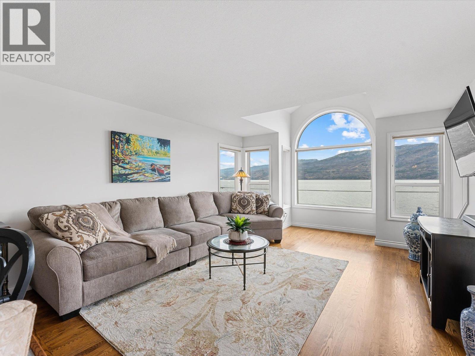  3838 Beach Avenue, Peachland