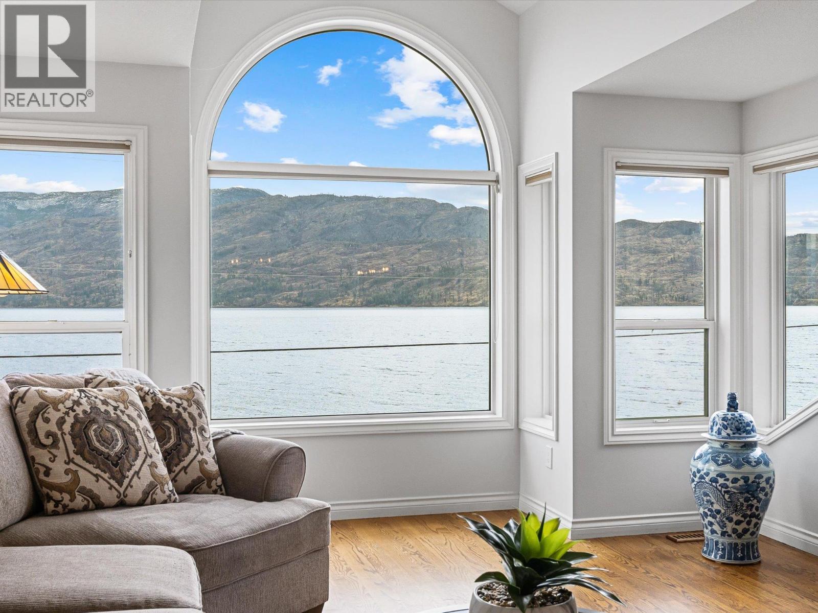  3838 Beach Avenue, Peachland