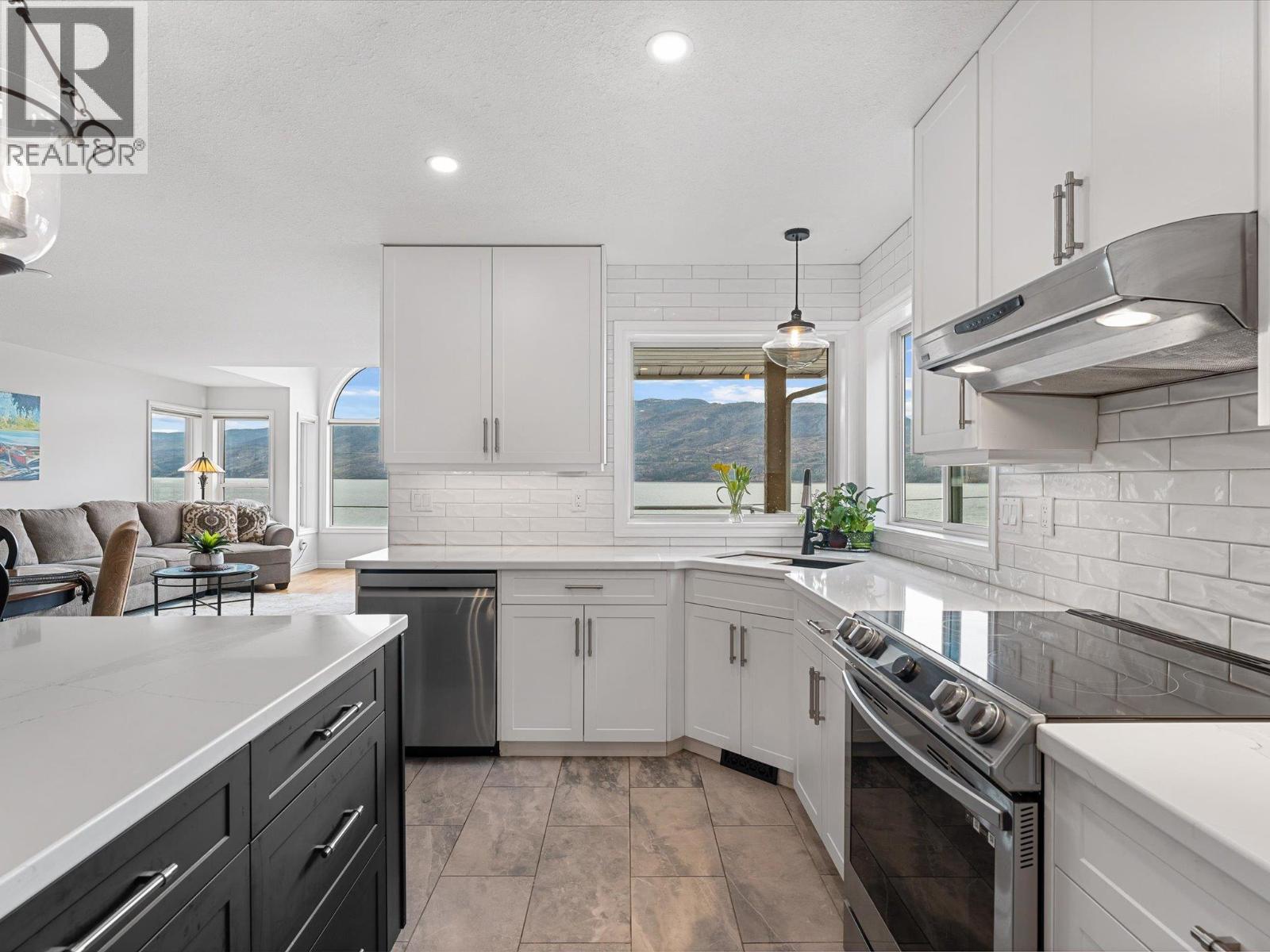  3838 Beach Avenue, Peachland