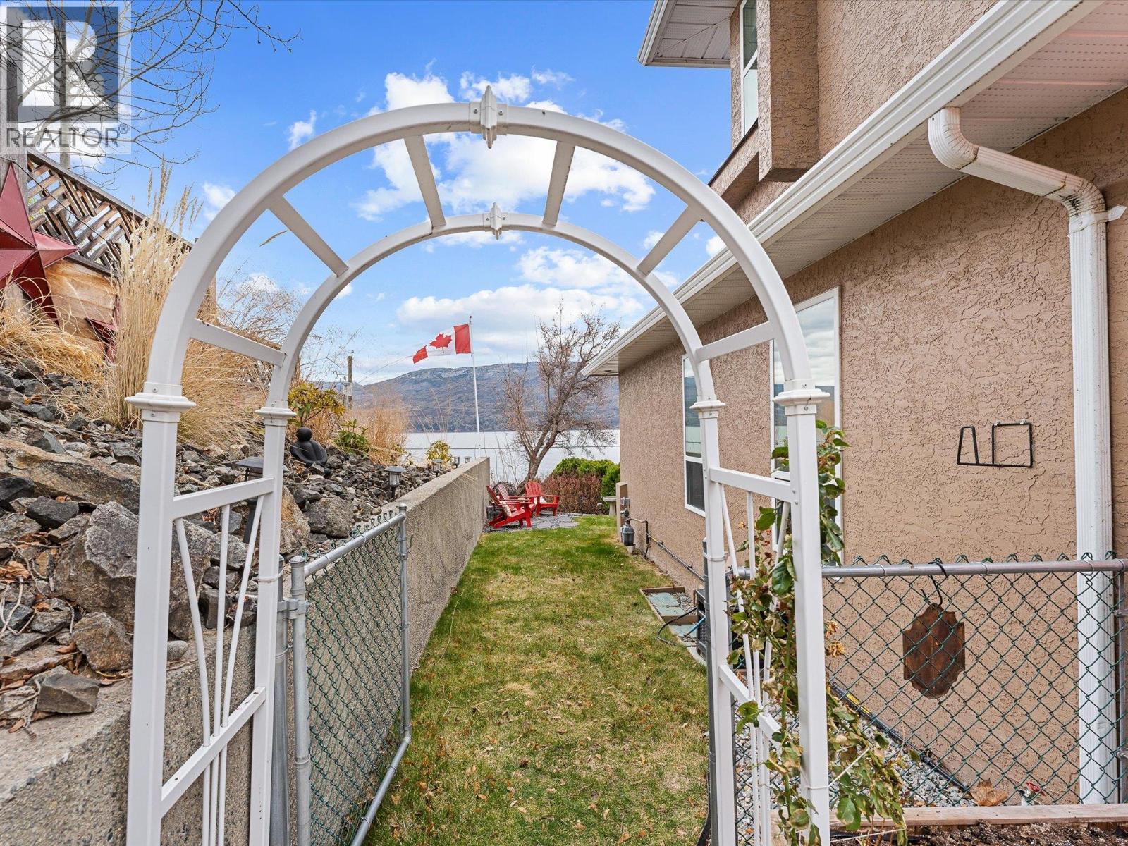  3838 Beach Avenue, Peachland