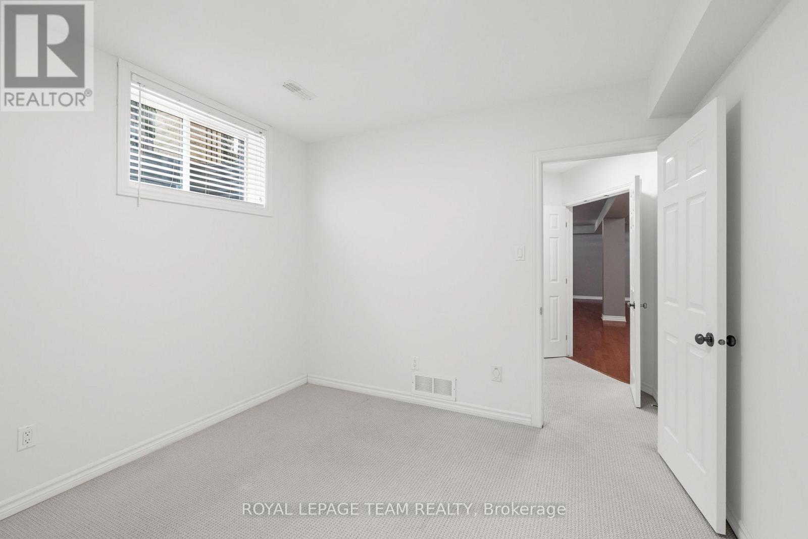 60 IRONSIDE COURT - 38