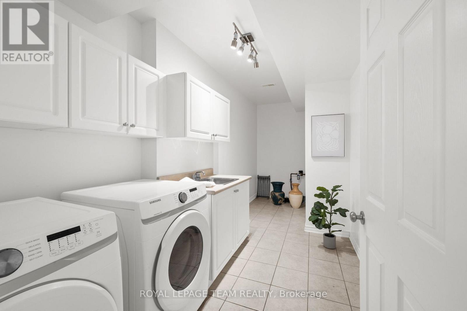 60 IRONSIDE COURT - 40