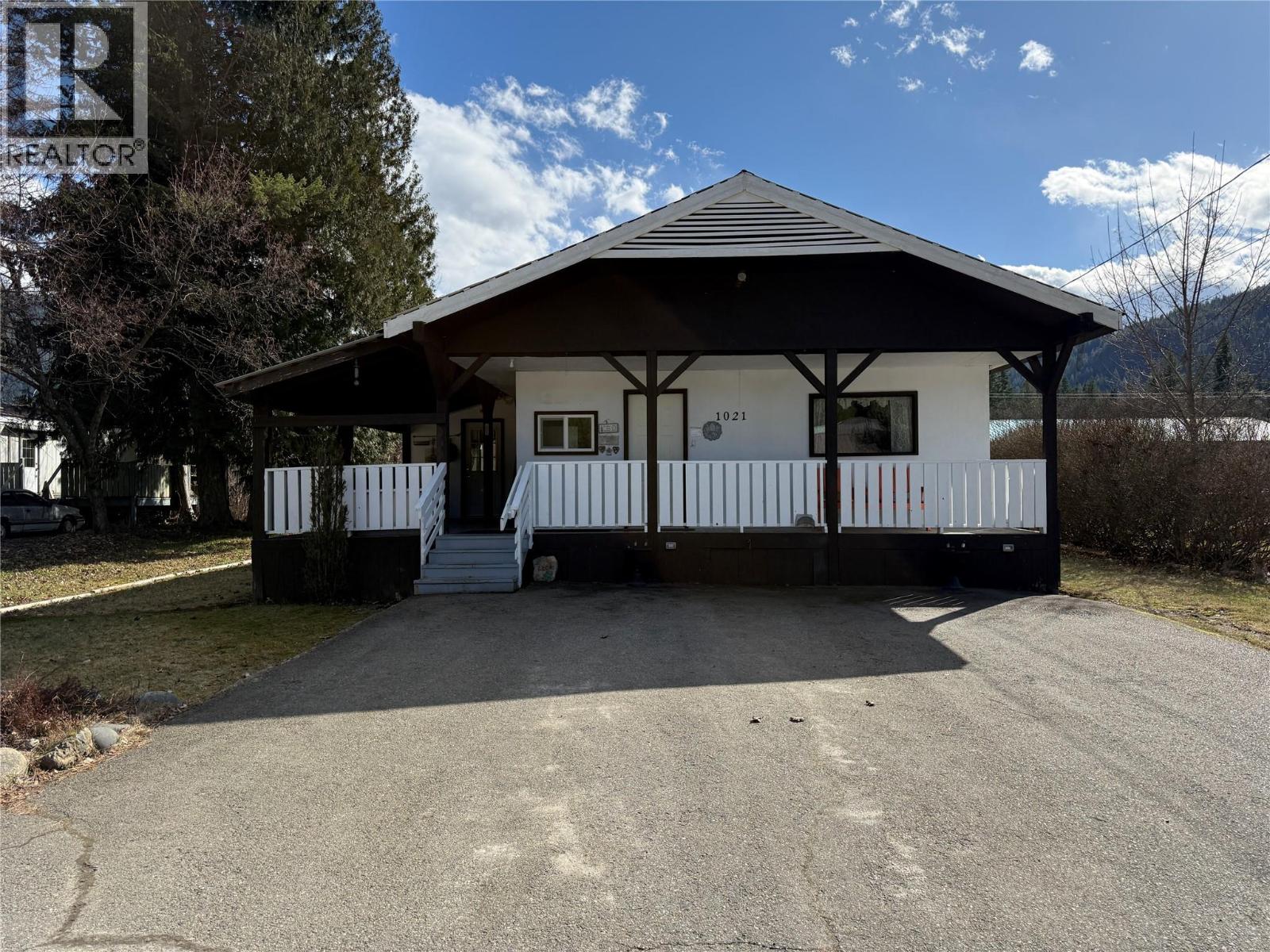  1021 Garden Road, South Slocan