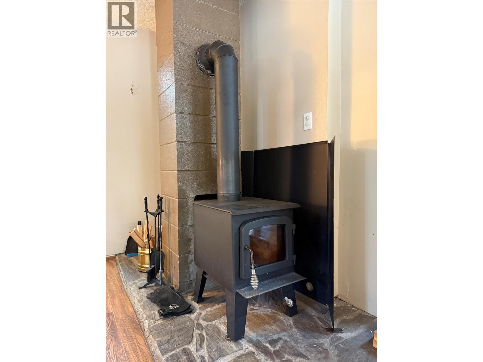  1021 Garden Road, South Slocan