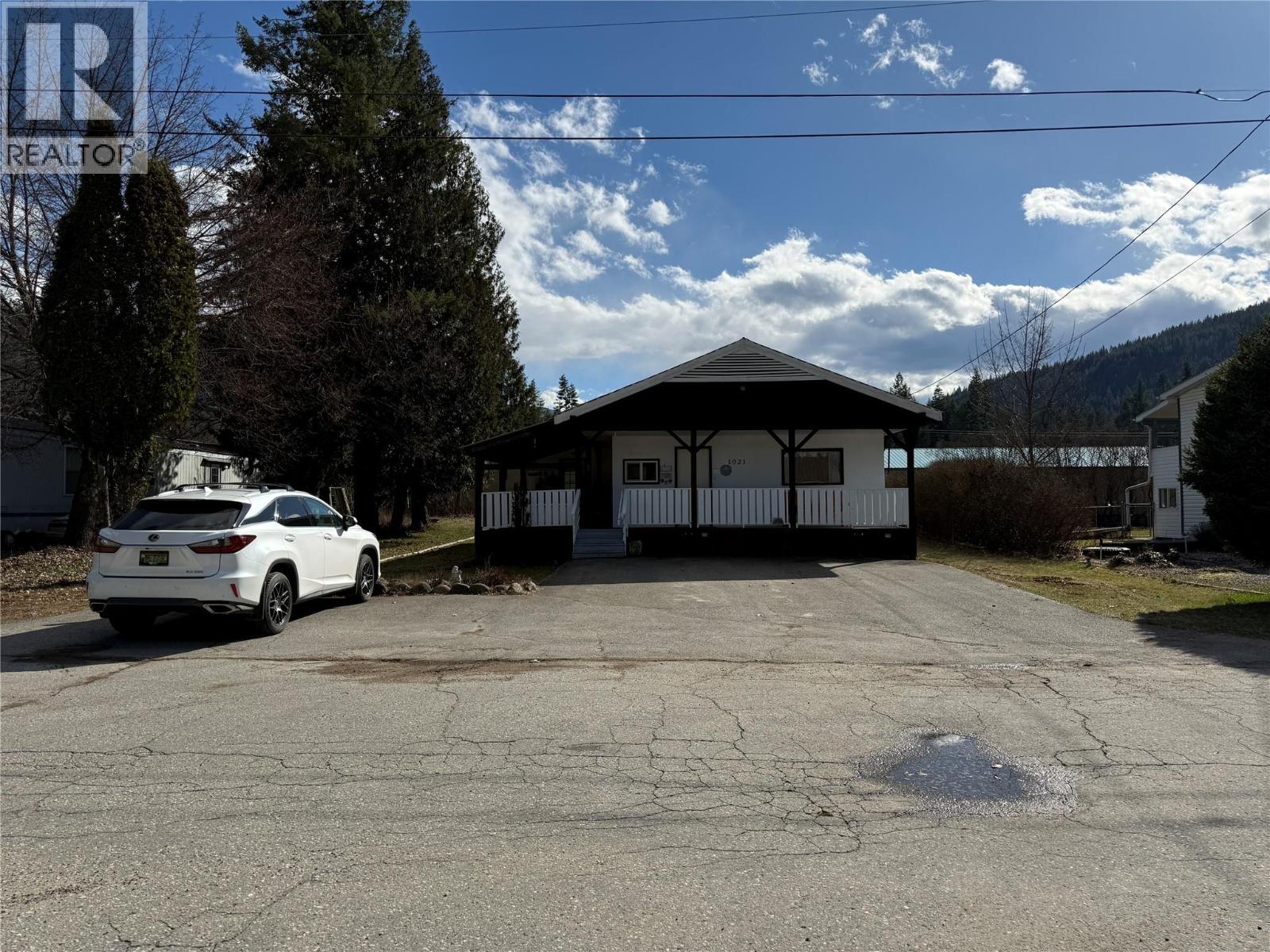  1021 Garden Road, South Slocan