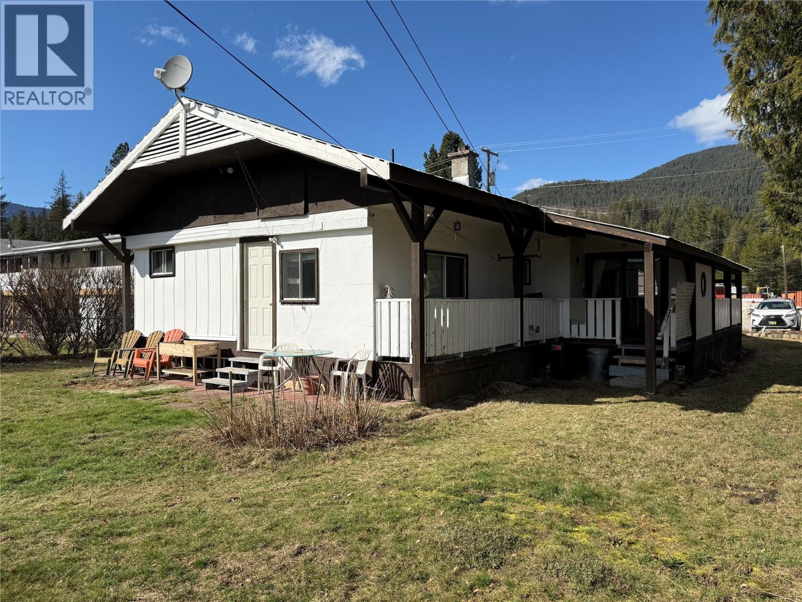  1021 Garden Road, South Slocan