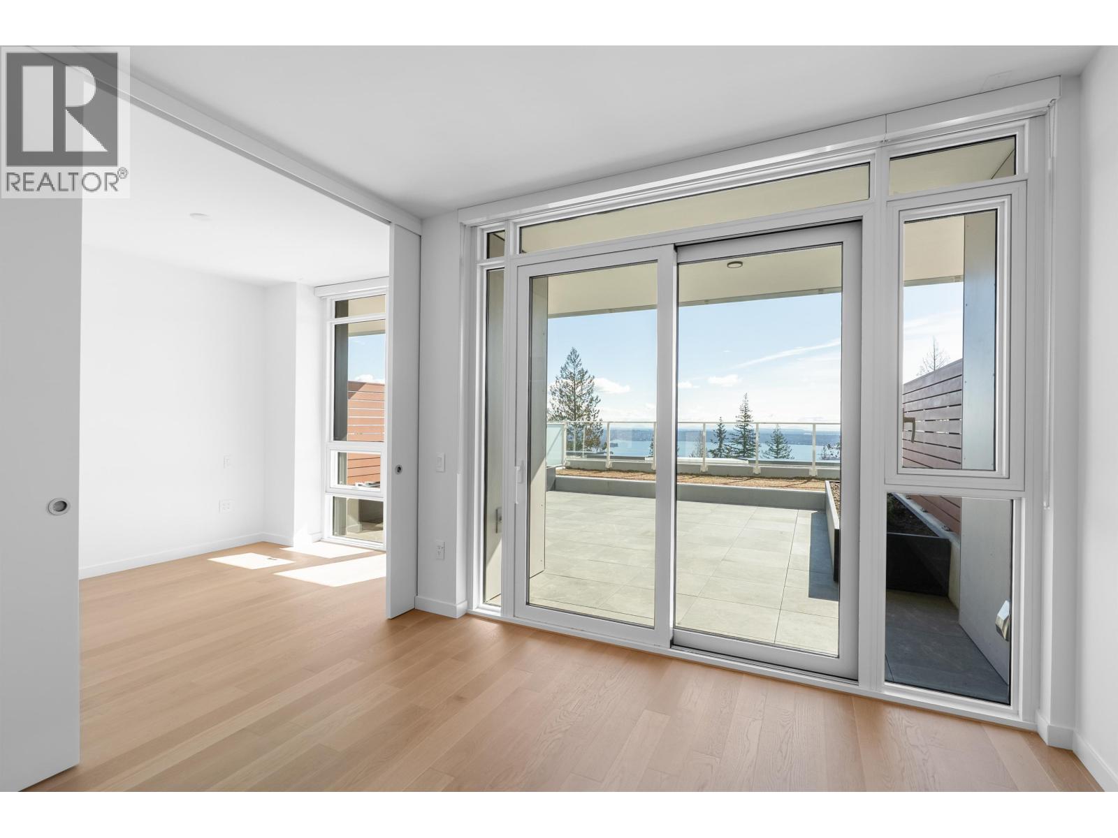 409 3963 UPLANDS WAY, West Vancouver