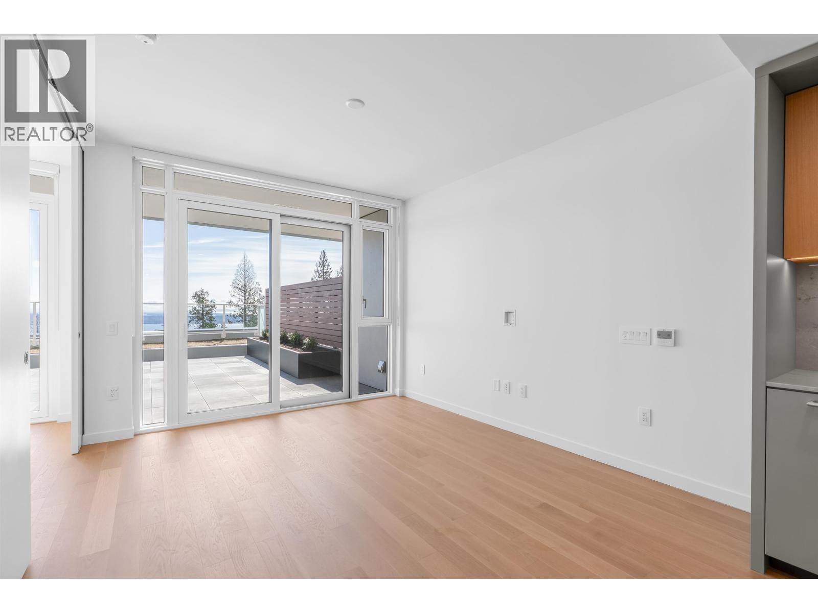 409 3963 UPLANDS WAY, West Vancouver