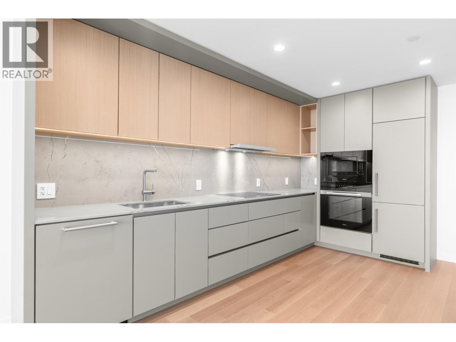 409 3963 UPLANDS WAY, West Vancouver
