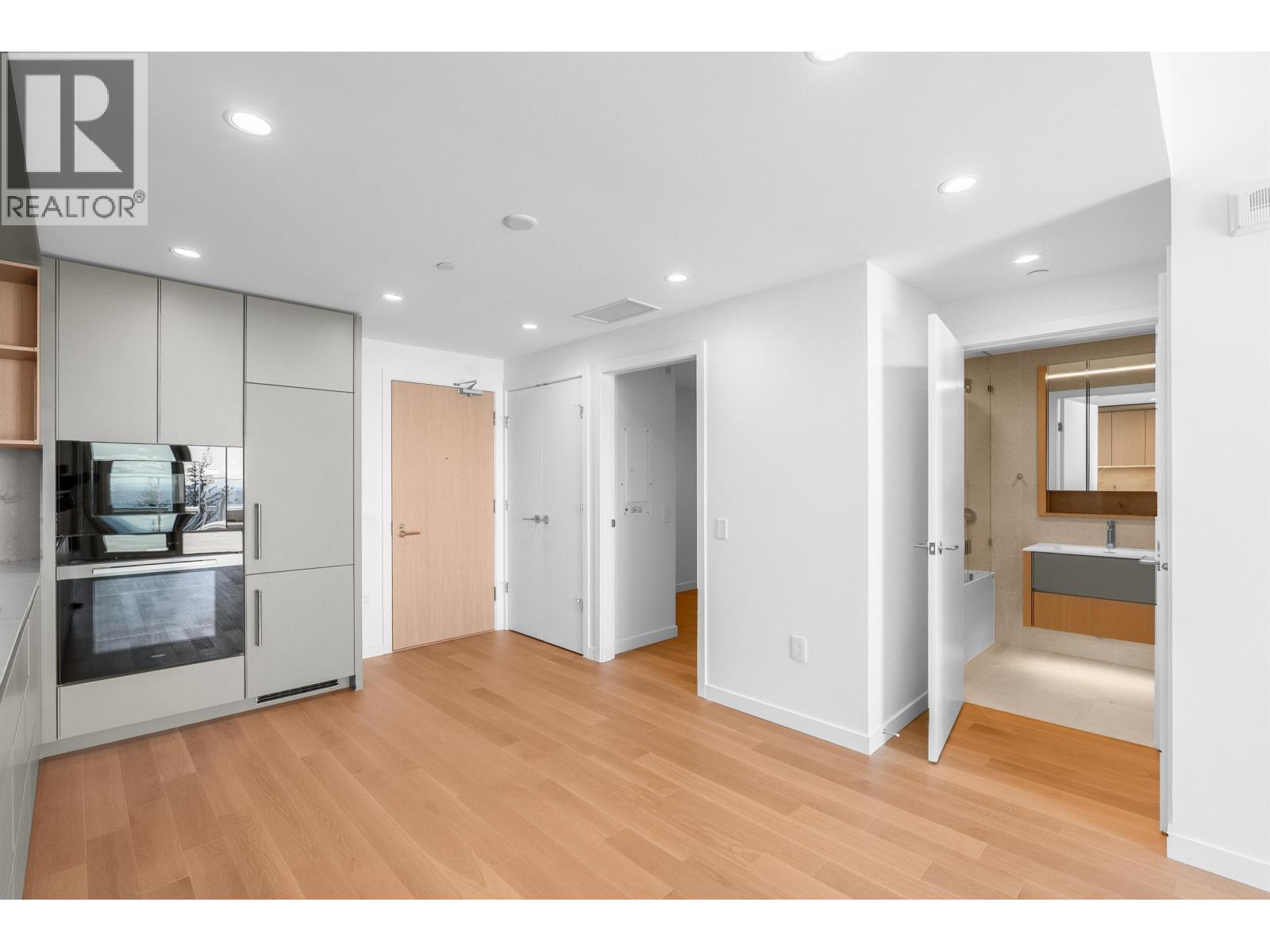 409 3963 UPLANDS WAY, West Vancouver