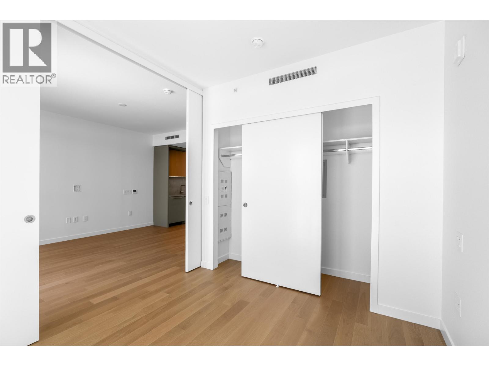 409 3963 UPLANDS WAY, West Vancouver