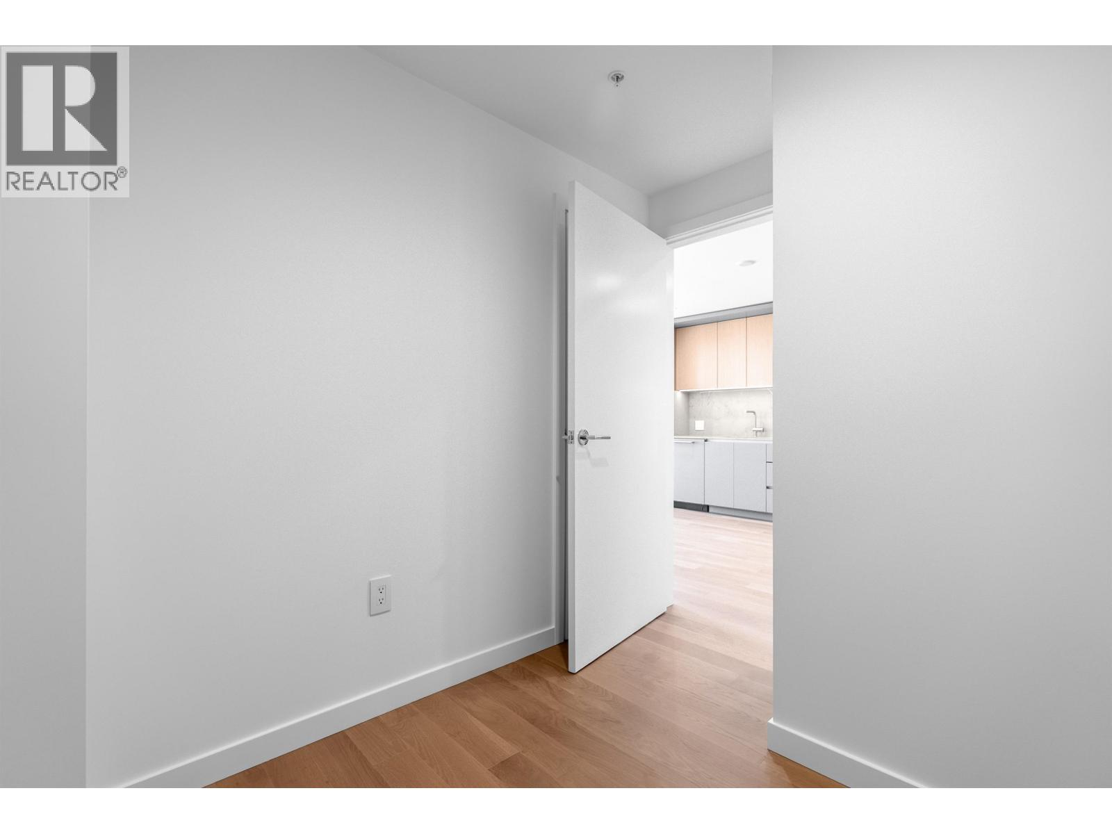 409 3963 UPLANDS WAY, West Vancouver