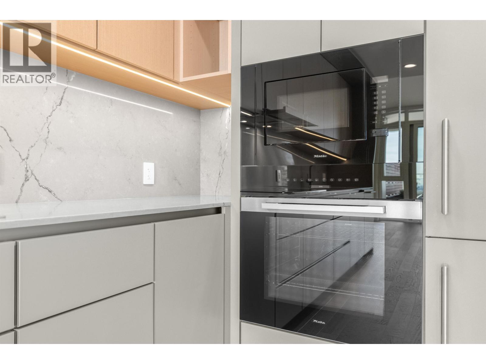 409 3963 UPLANDS WAY, West Vancouver