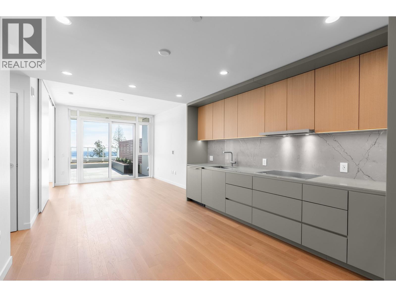 409 3963 UPLANDS WAY, West Vancouver