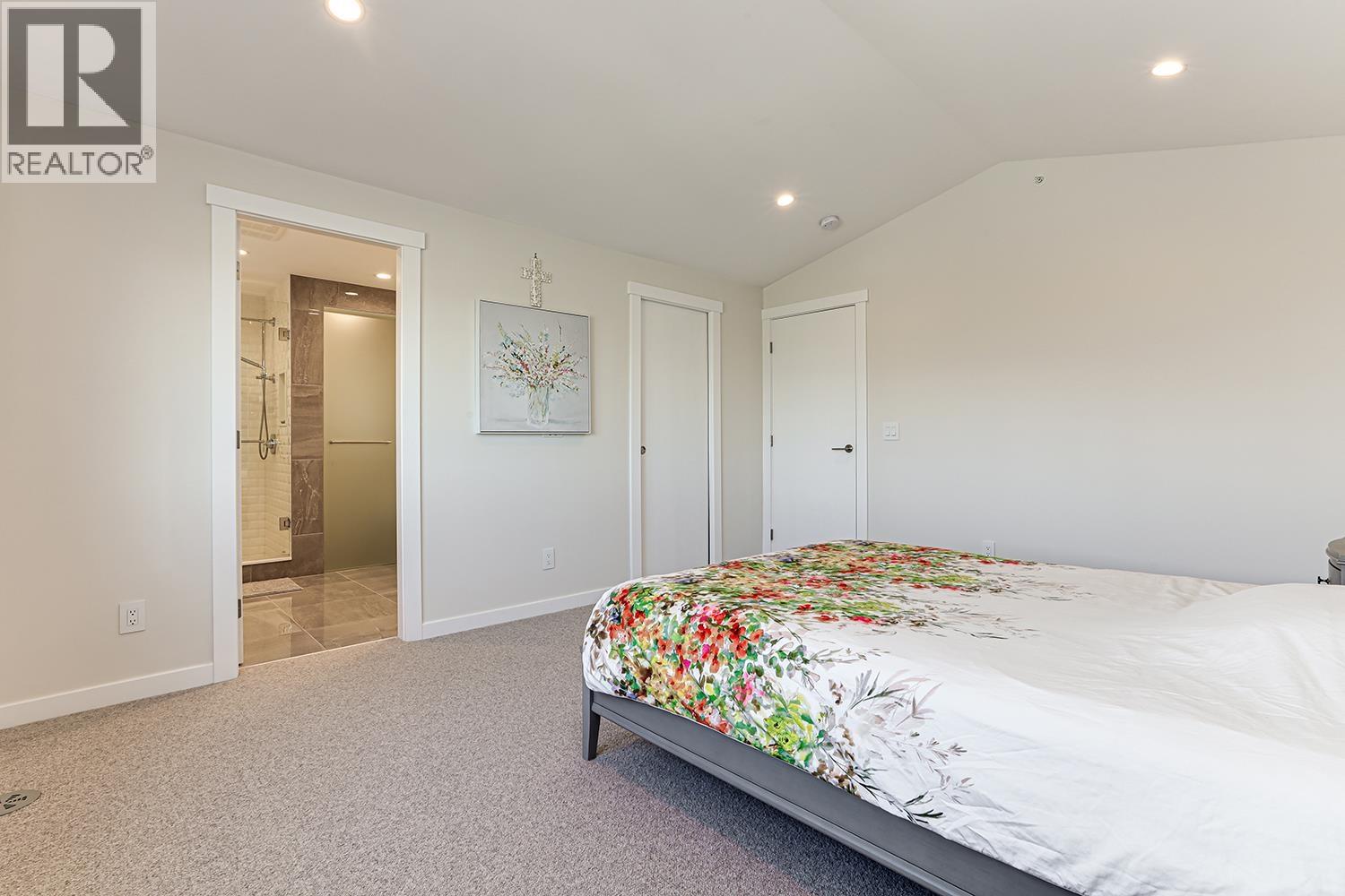 4705 HAZELNUT WAY, Tsawwassen