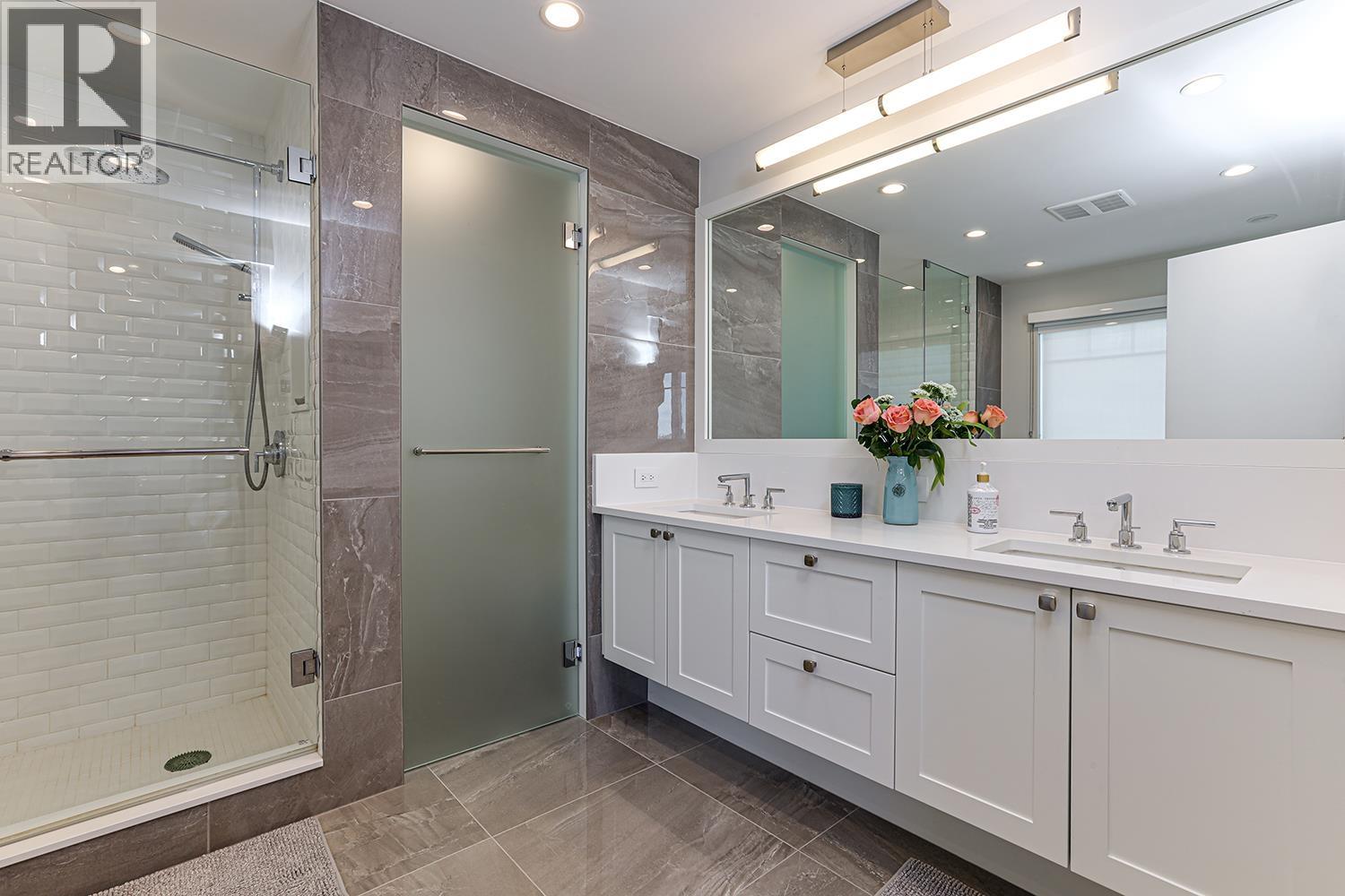 4705 HAZELNUT WAY, Tsawwassen