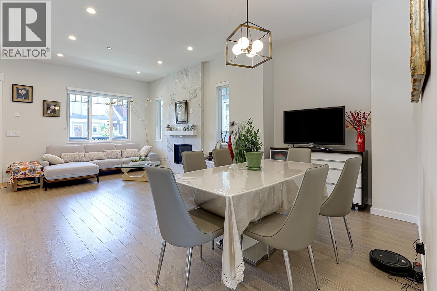 4705 HAZELNUT WAY, Tsawwassen