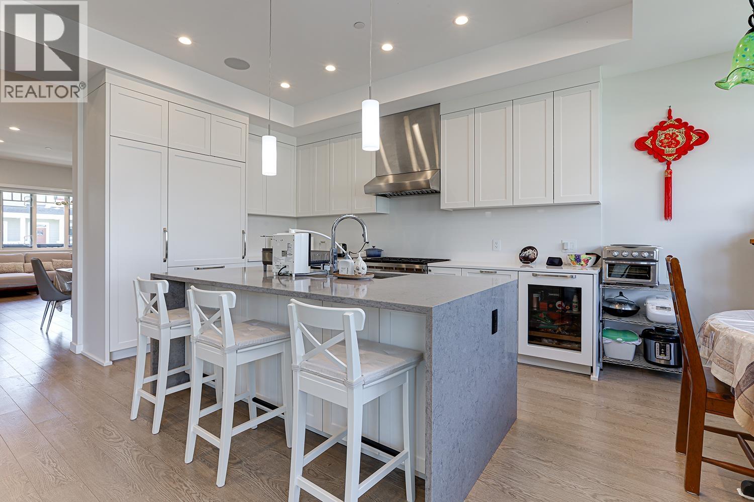 4705 HAZELNUT WAY, Tsawwassen