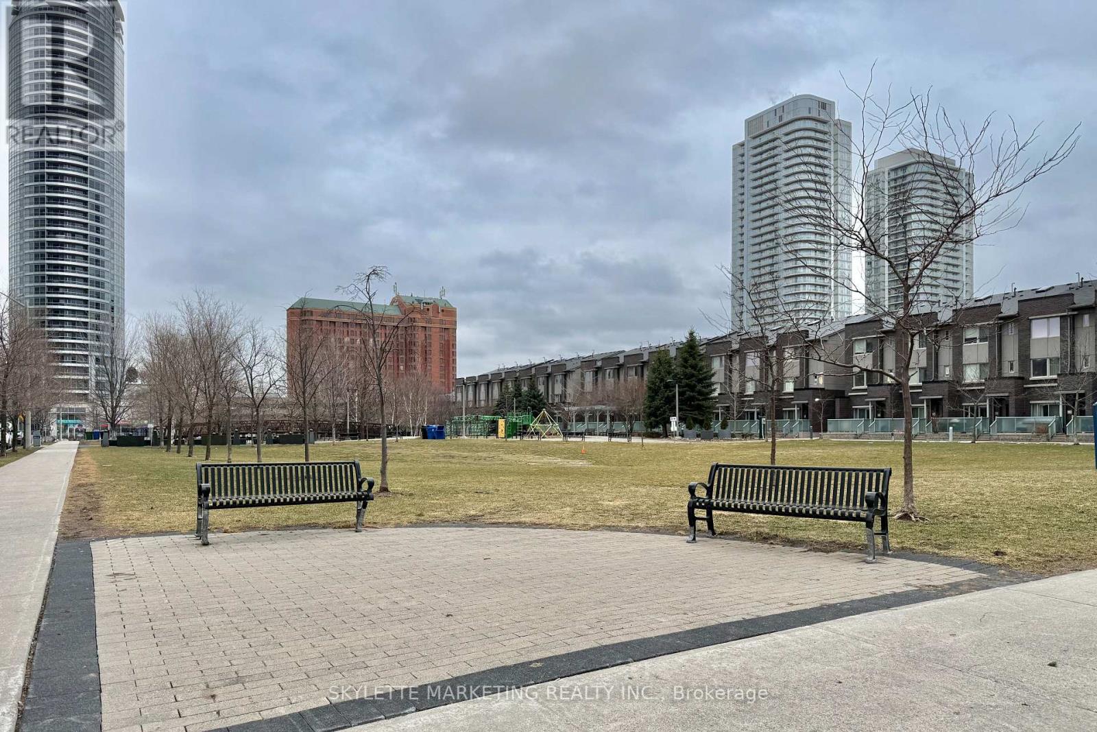 #1806 255 VILLAGE GREEN SQUARE - 31