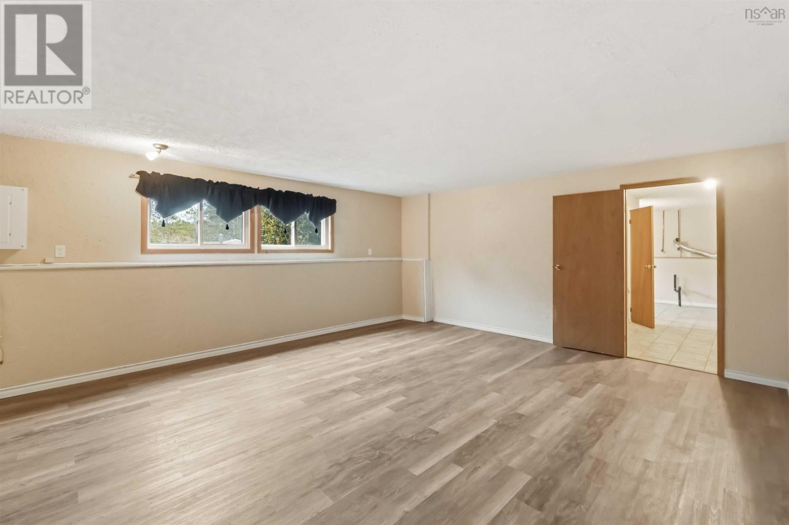 Property 10 of 51 of 1651 Matthews Lane