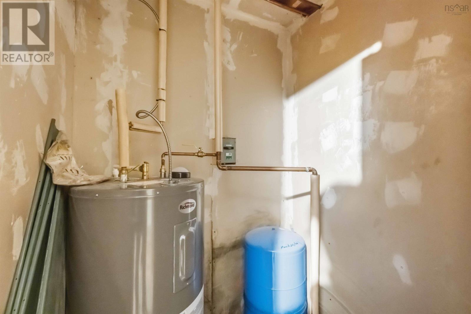 Property 27 of 51 of 1651 Matthews Lane