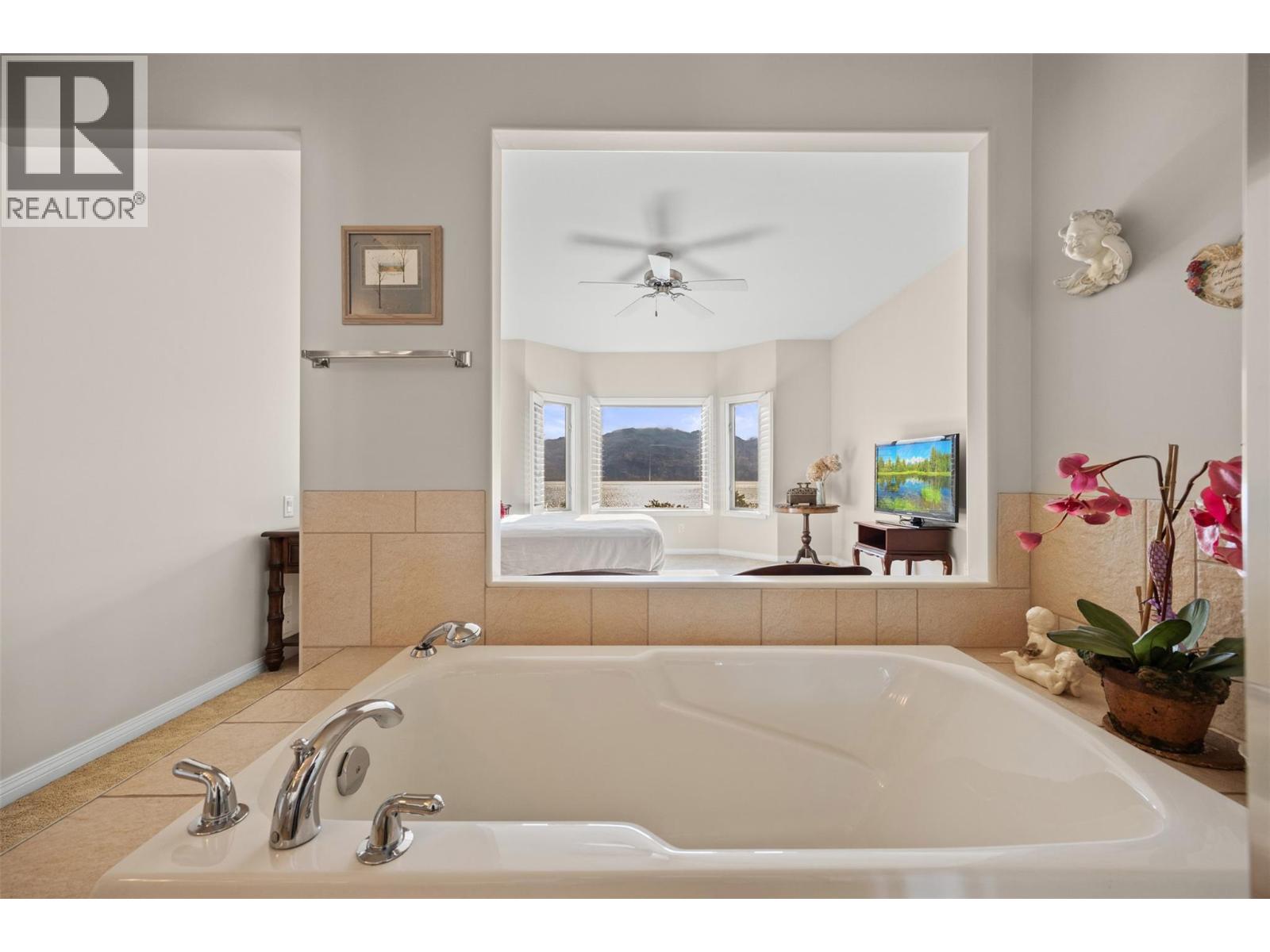 #28 2100 Boucherie Road - 30