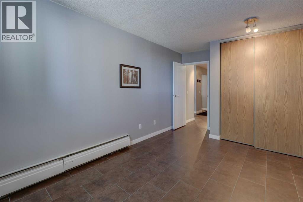 Single Family House for Sale in    Avenue SW Eau Claire Calgary 