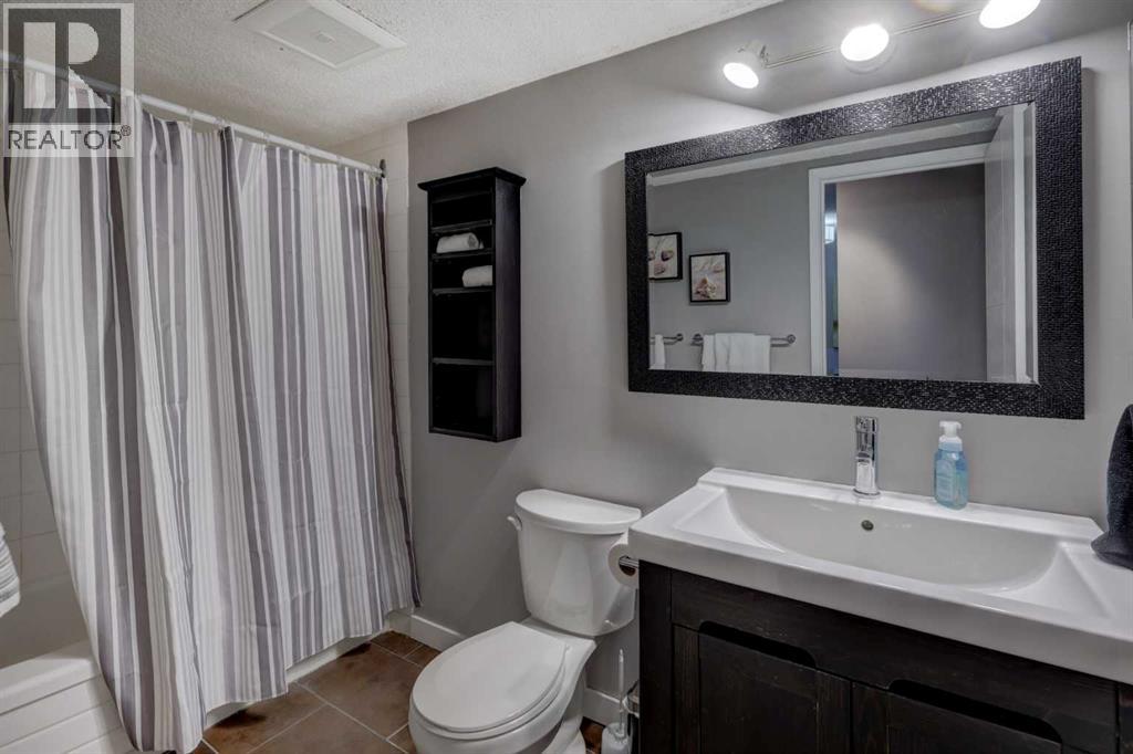 Single Family House for Sale in    Avenue SW Eau Claire Calgary 