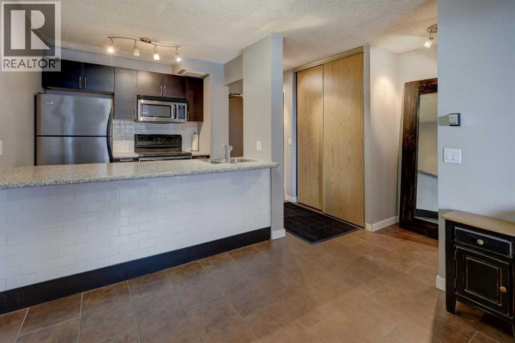 Single Family House for Sale in    Avenue SW Eau Claire Calgary 