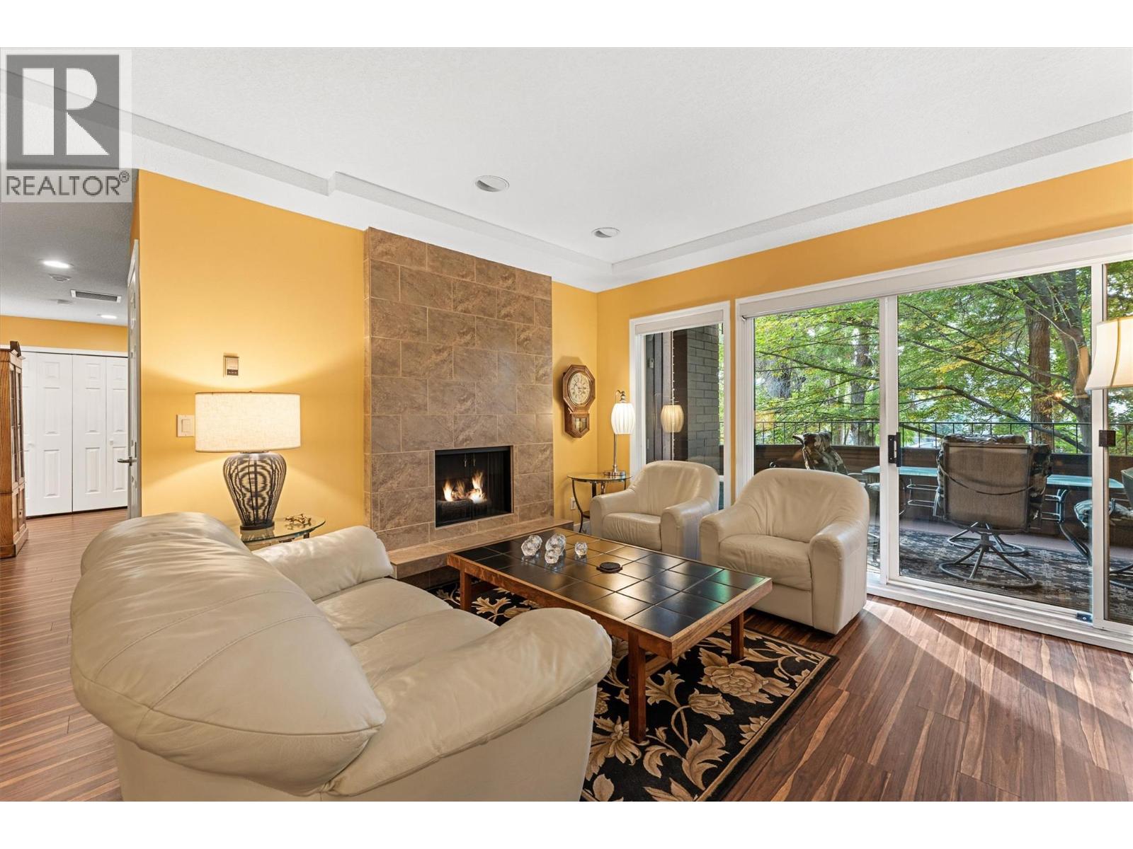 #106 539 Sutherland Avenue - 16