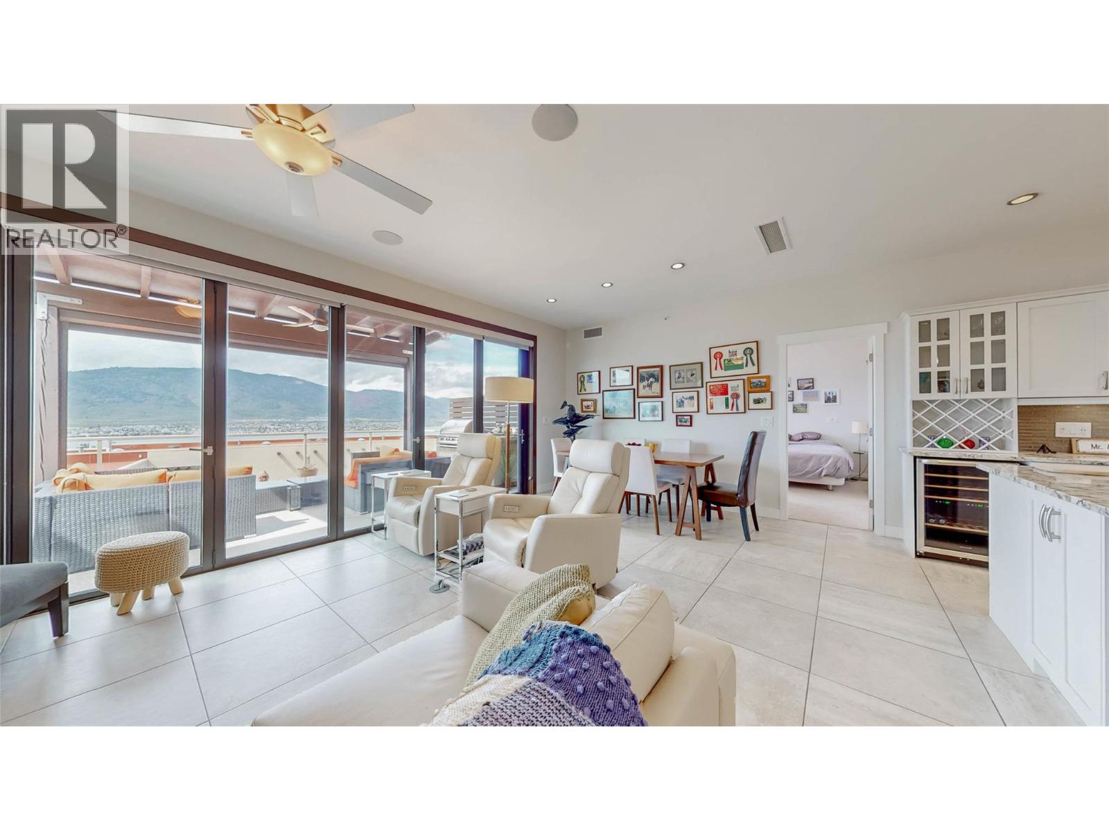 20 2000 VALLEYVIEW Drive, Osoyoos