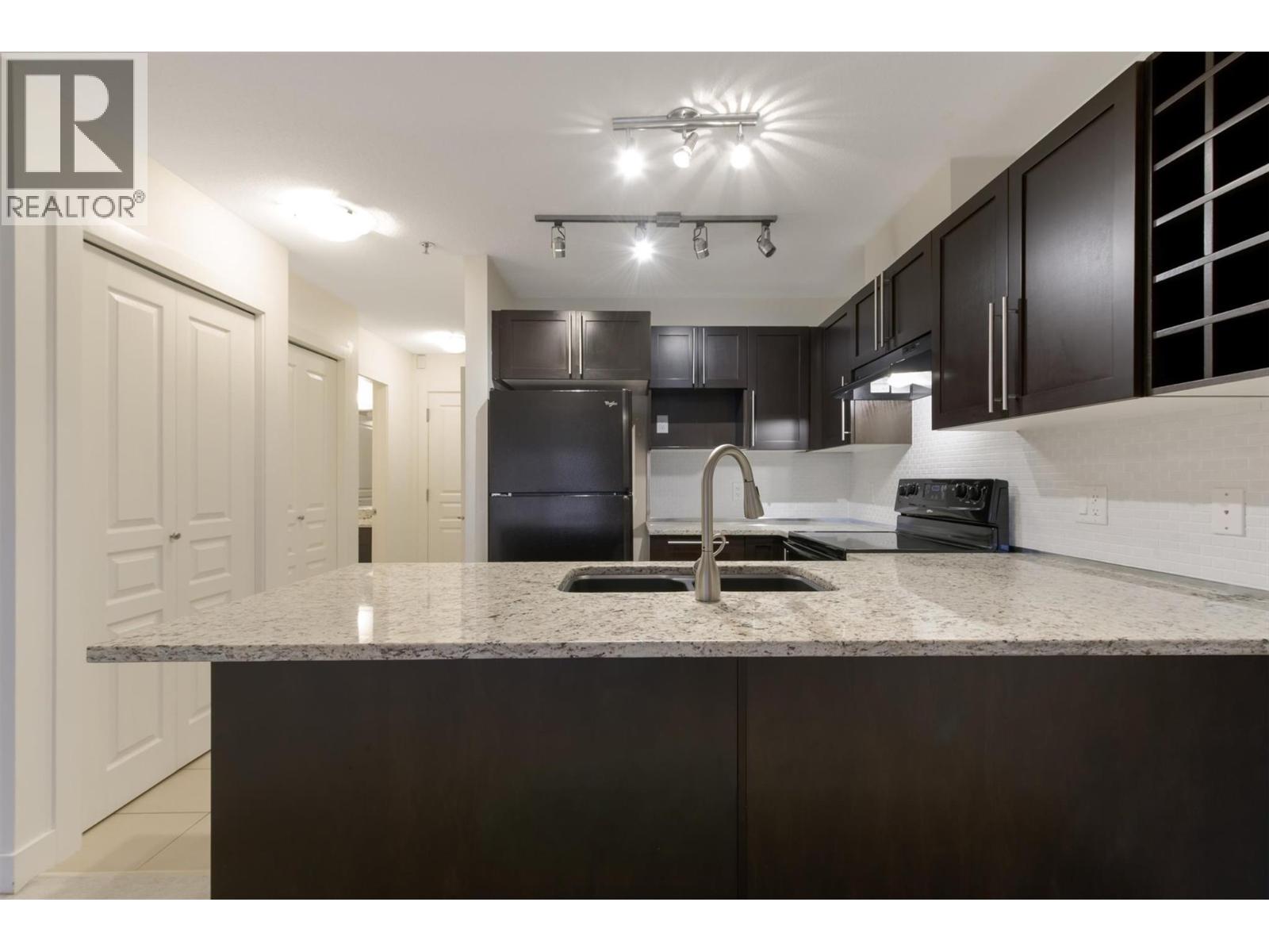 303 1083 Sunset Drive, Kelowna