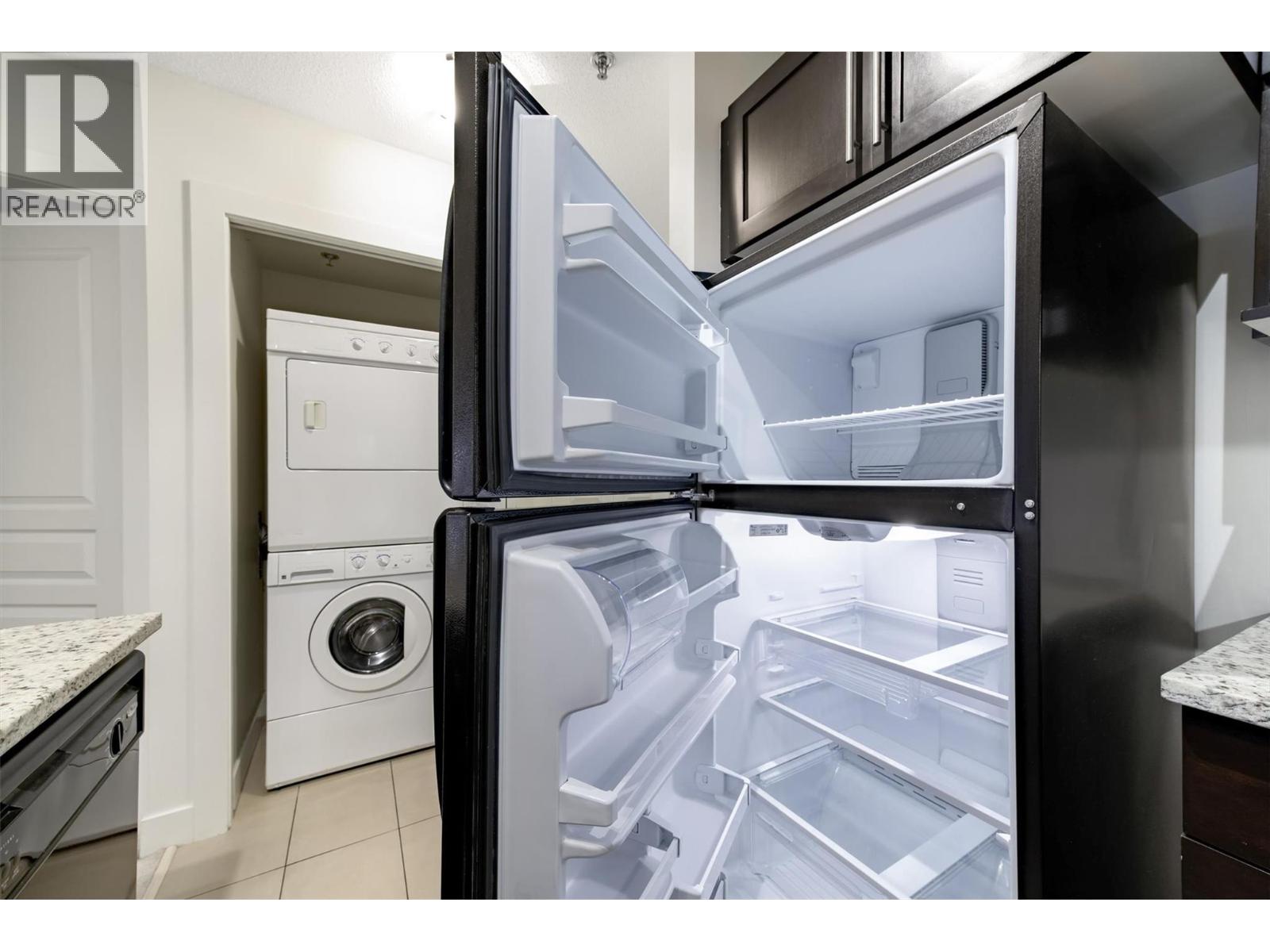 303 1083 Sunset Drive, Kelowna