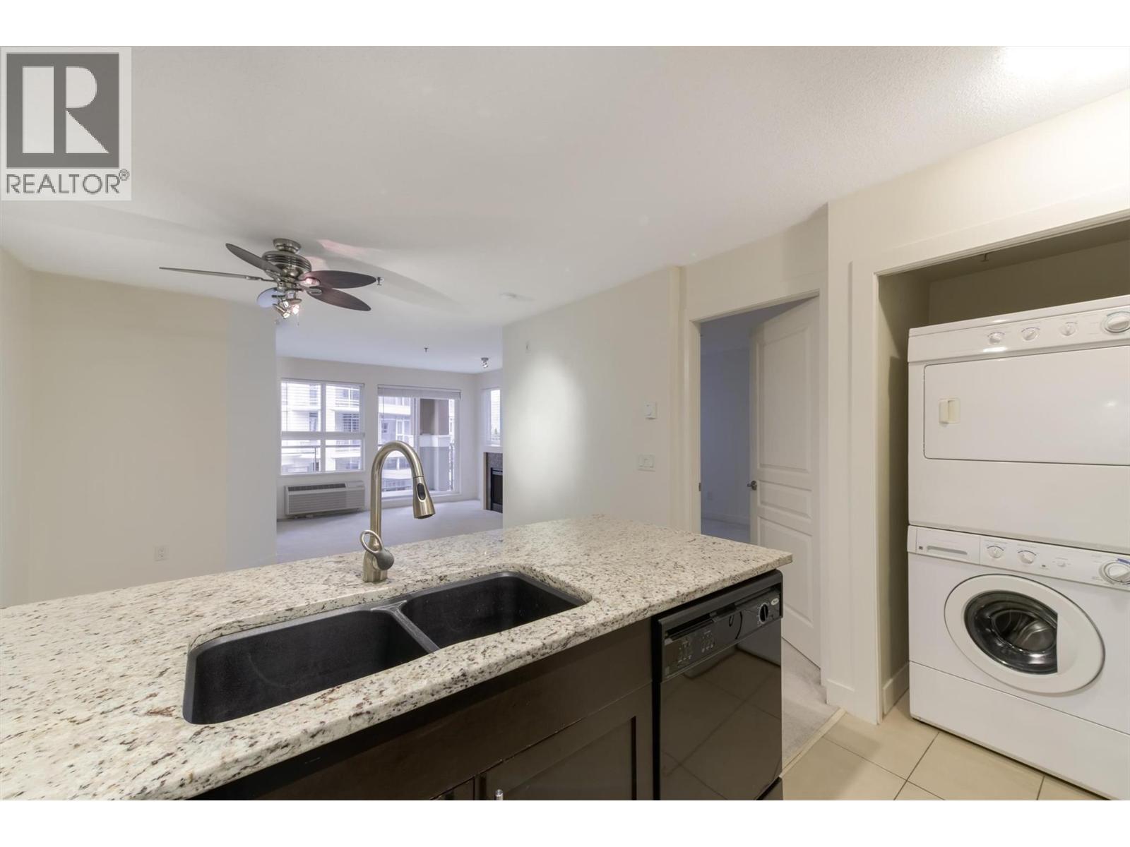 303 1083 Sunset Drive, Kelowna