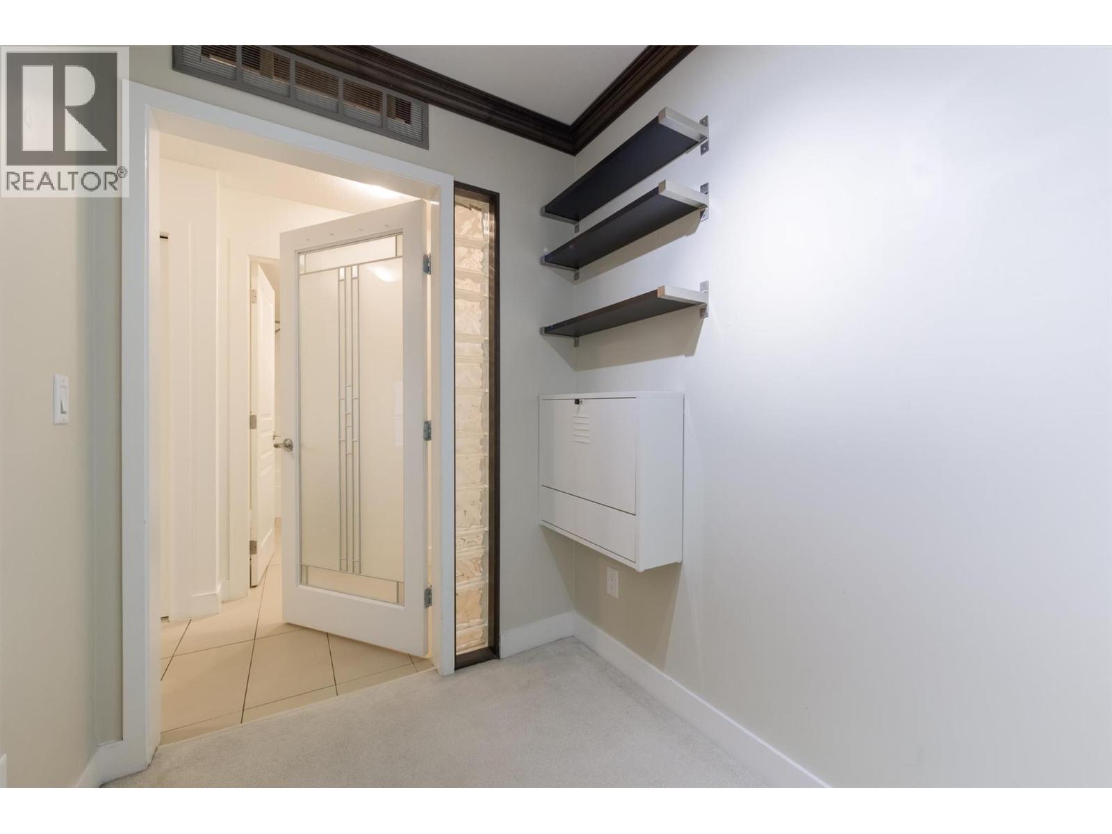 303 1083 Sunset Drive, Kelowna