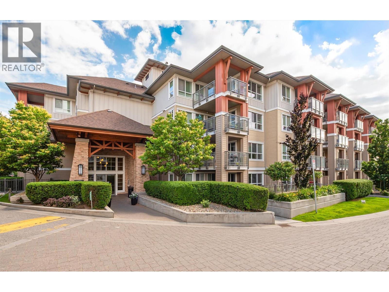 303 1083 Sunset Drive, Kelowna
