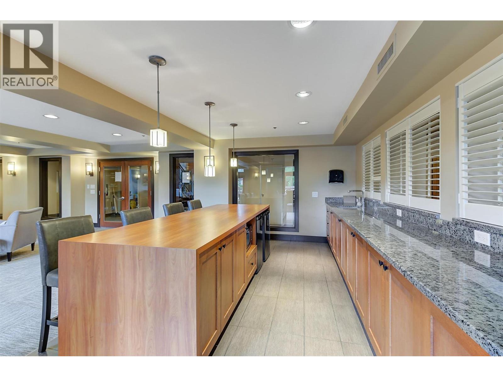 303 1083 Sunset Drive, Kelowna