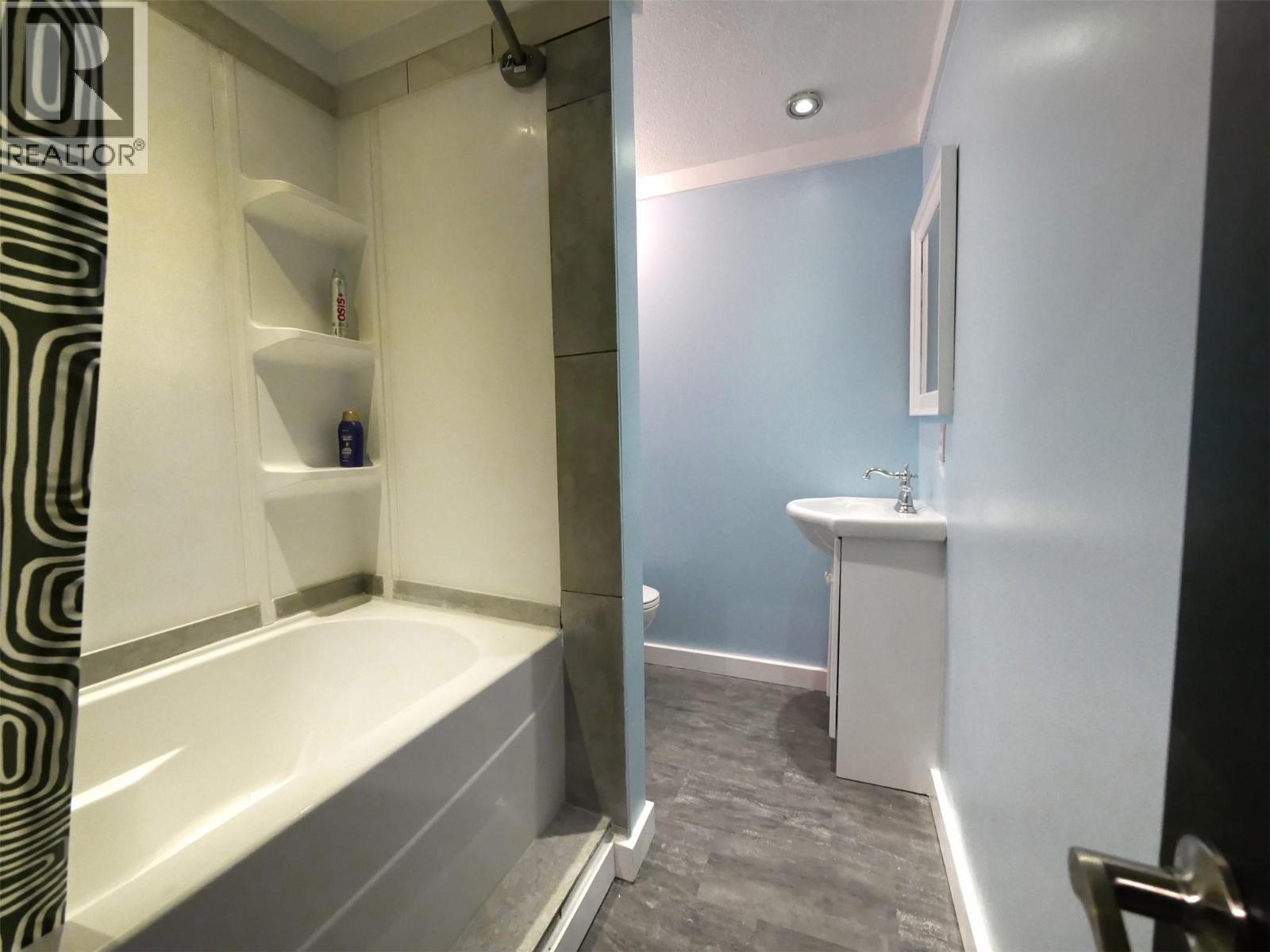  1895 Columbia Gardens Road, Fruitvale