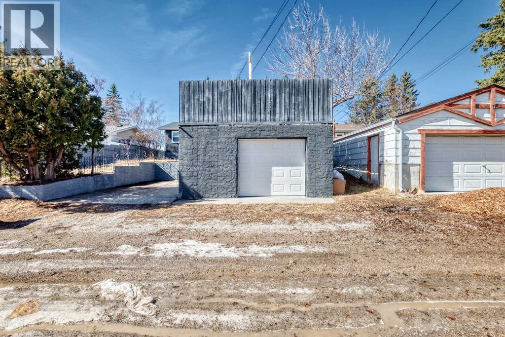 Single Family House Bi-level for Sale in   Street SW Southwood Calgary 