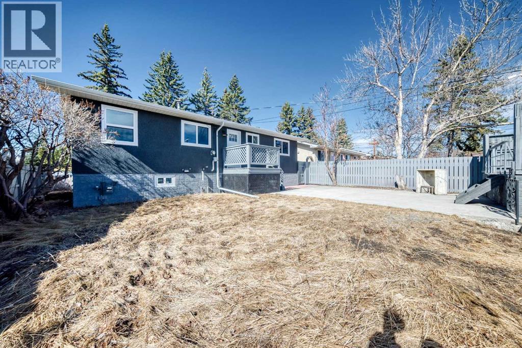 Single Family House Bi-level for Sale in   Street SW Southwood Calgary 