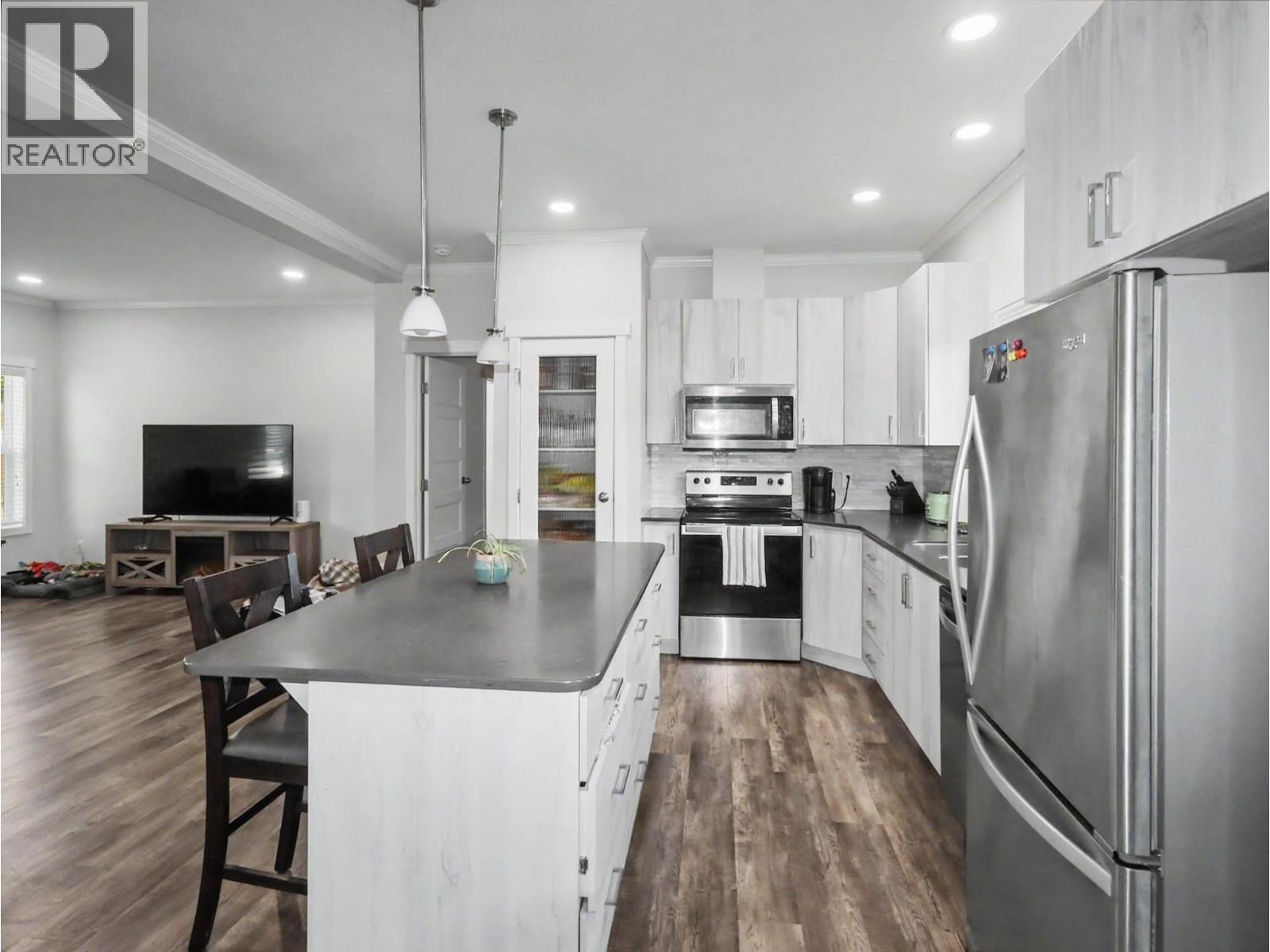  7654 18TH Street, Grand Forks