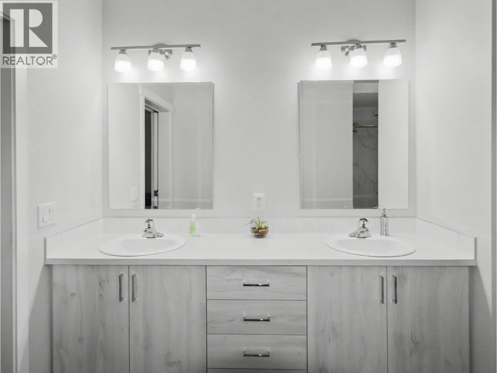  7654 18TH Street, Grand Forks