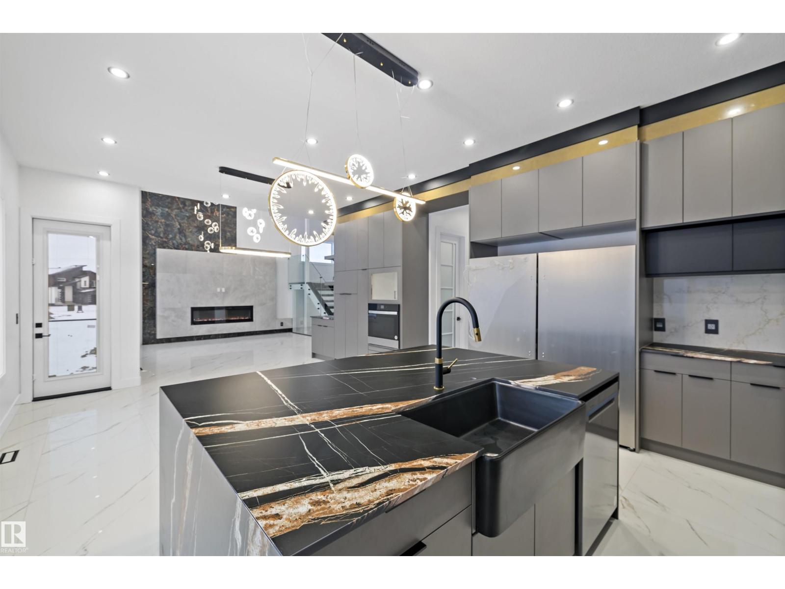 669 FRASER VISTA VS NW, Edmonton