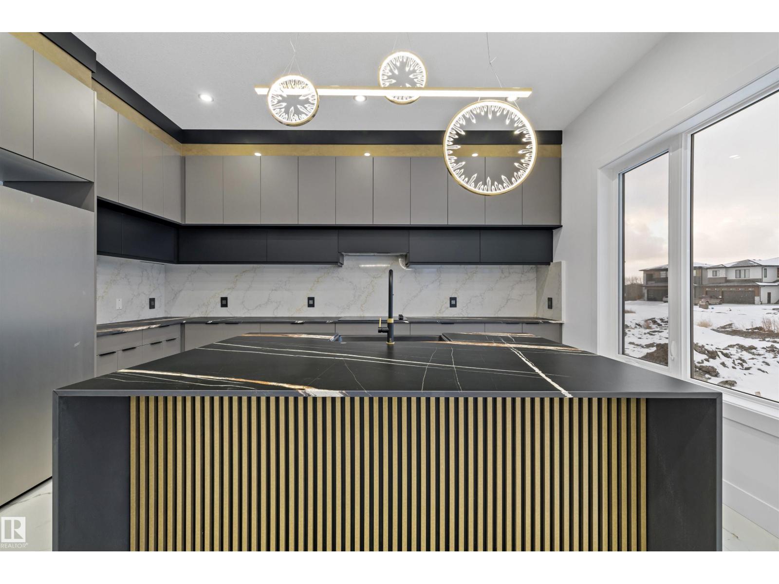 669 FRASER VISTA VS NW, Edmonton