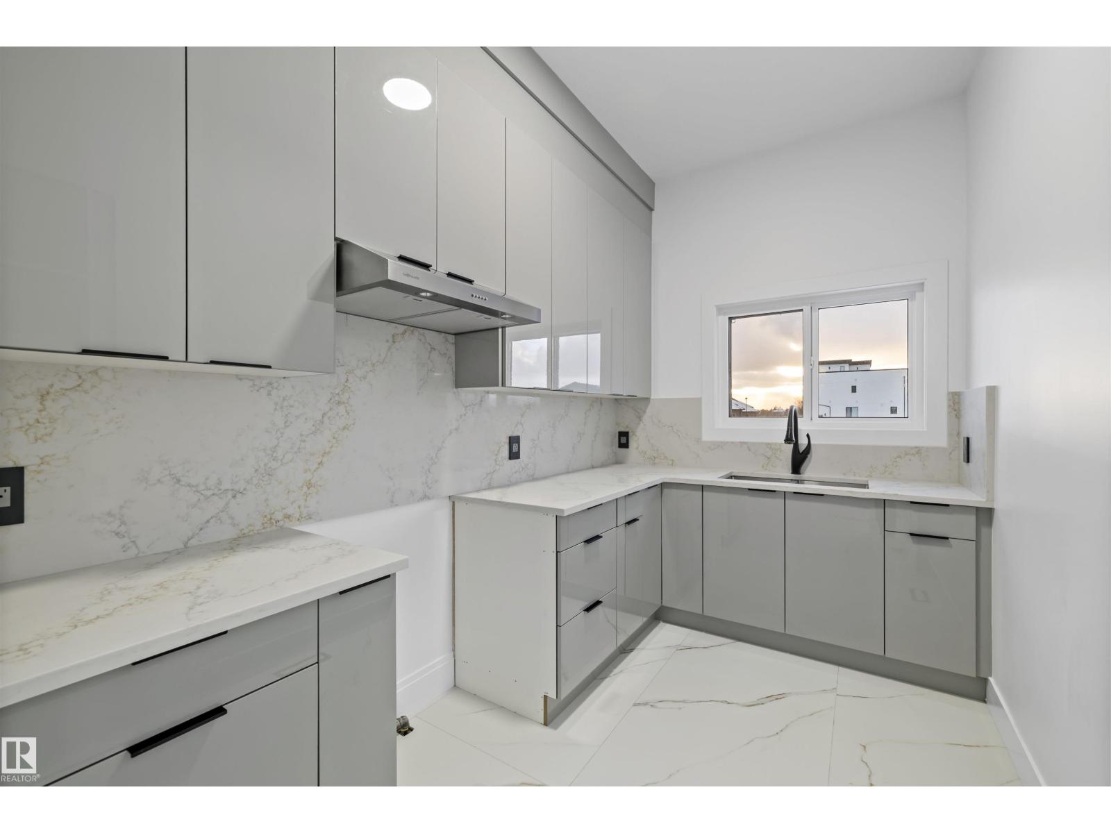 669 FRASER VISTA VS NW, Edmonton